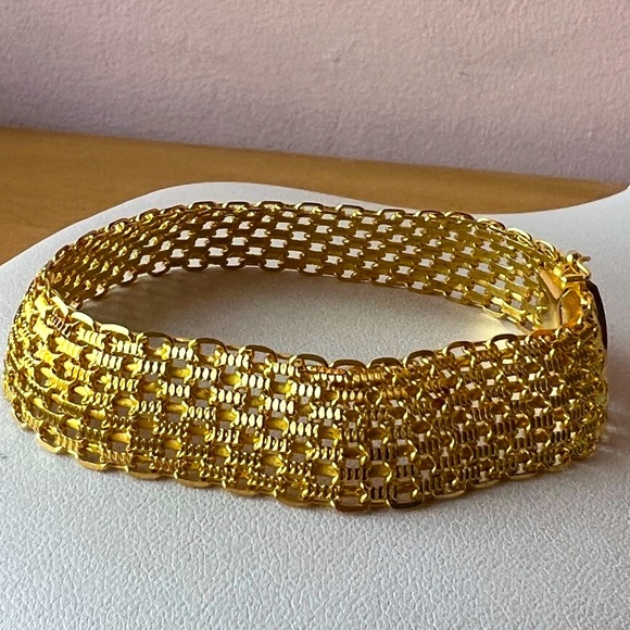 14K YELLOW GOLD WIDE FLEXIBLE BRACELET INTRICATE DESIGN STATEMENT GORGEOUS - Picture 4 of 16